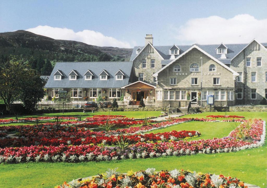 Duke of Gordon Hotel (CB)